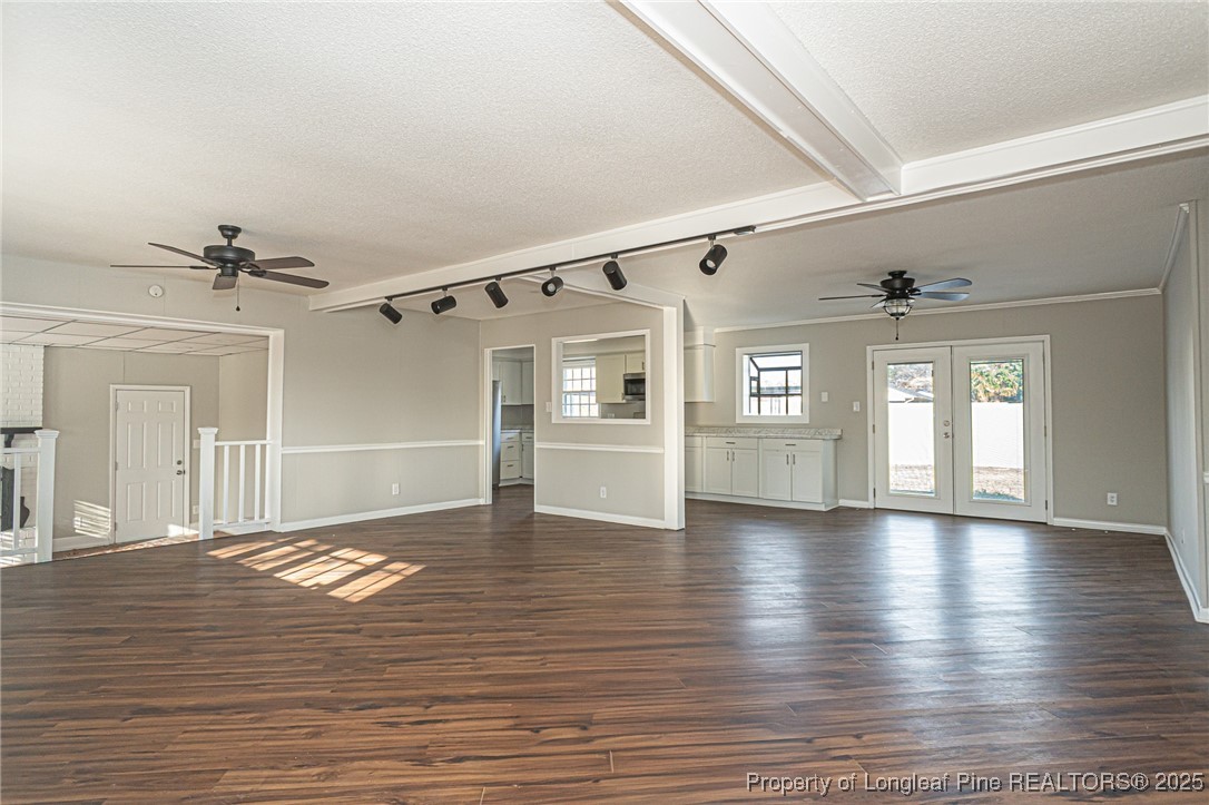 6434 Kincross Avenue