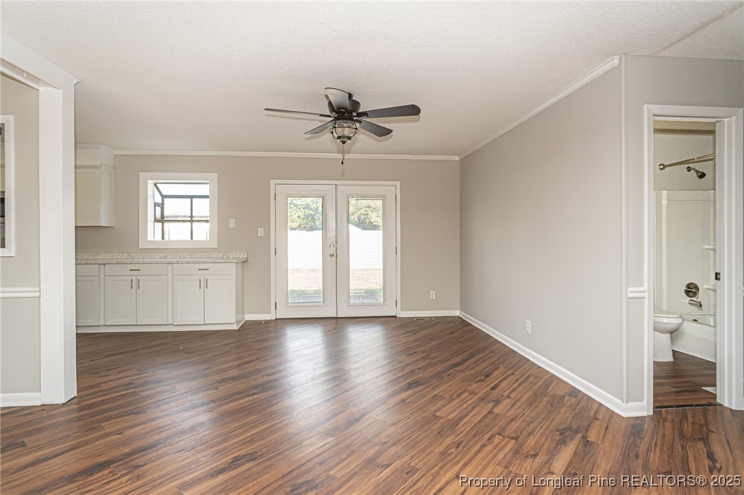 6434 Kincross Avenue