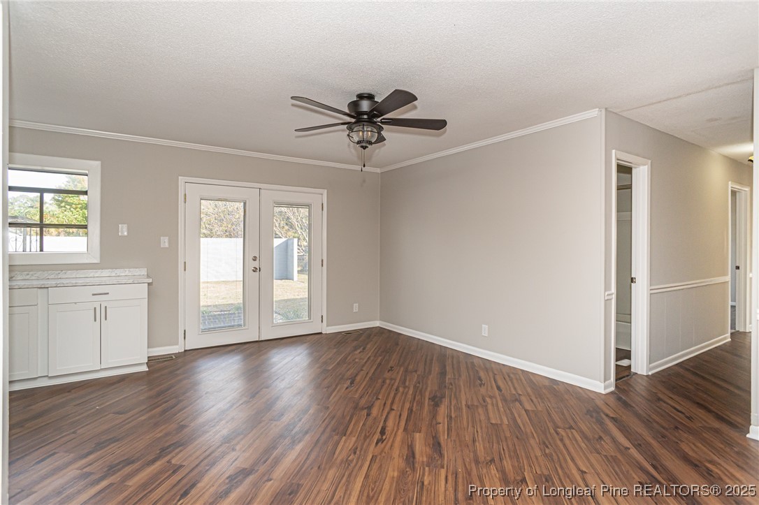 6434 Kincross Avenue