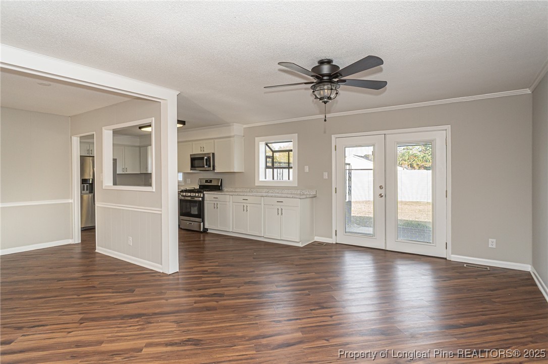 6434 Kincross Avenue