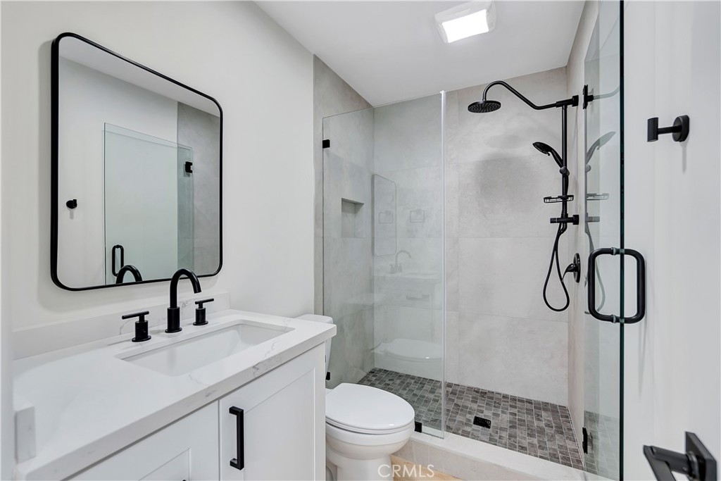 19455 Riverdale Lane