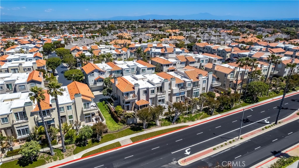 19455 Riverdale Lane