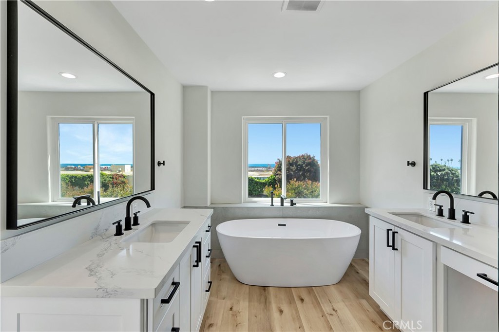 19455 Riverdale Lane