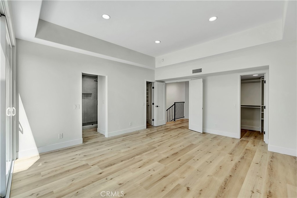 19455 Riverdale Lane