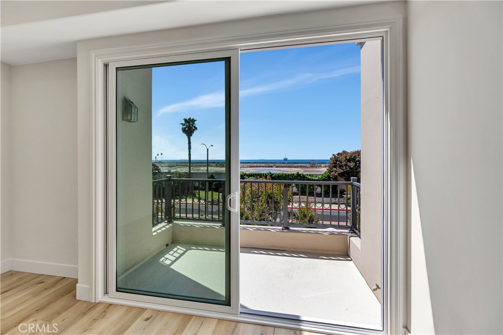 19455 Riverdale Lane