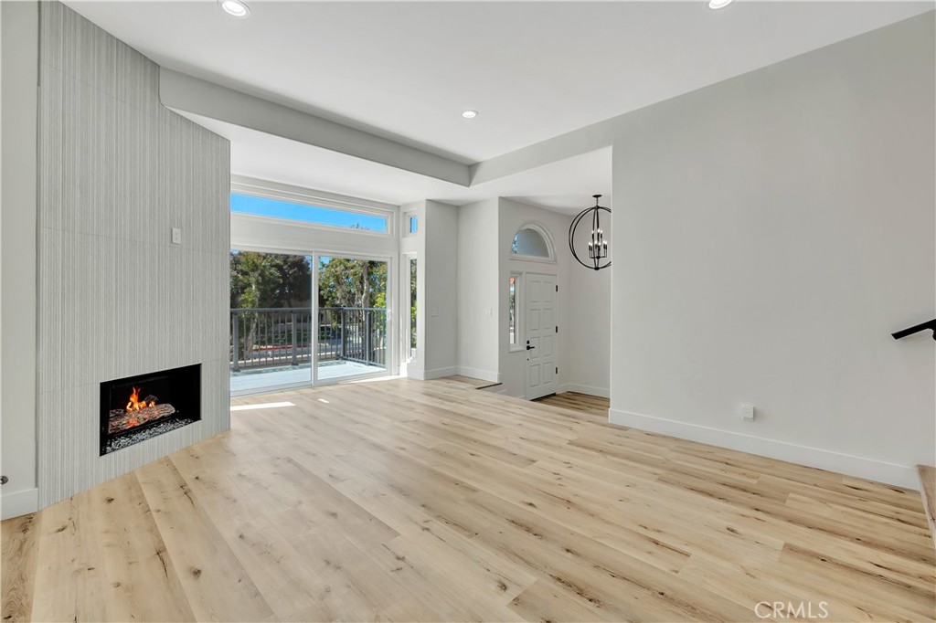 19455 Riverdale Lane