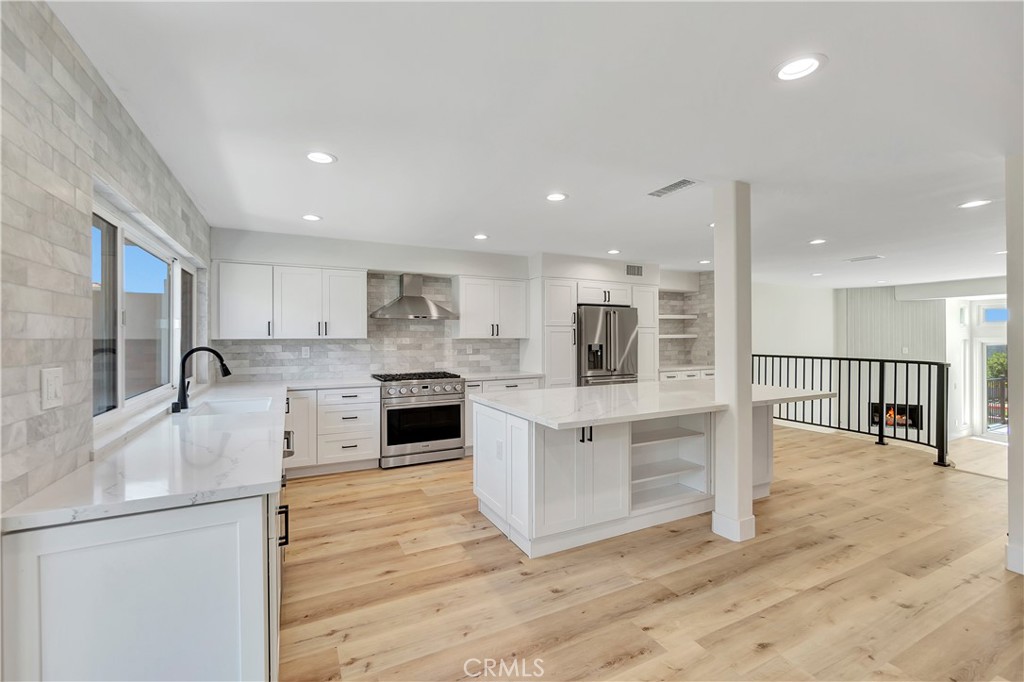 19455 Riverdale Lane