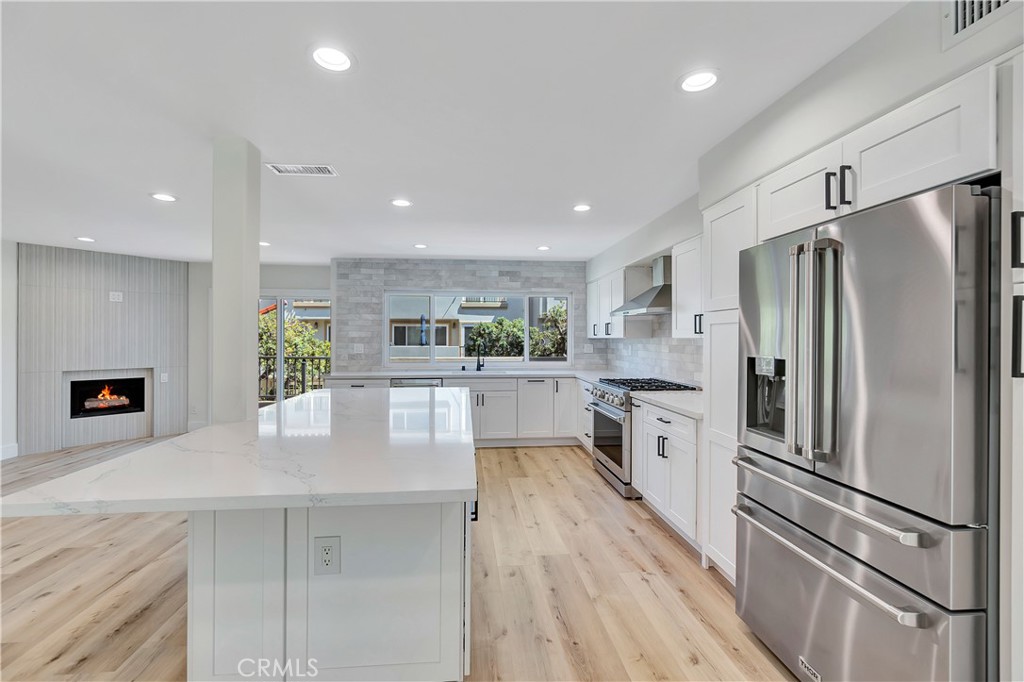 19455 Riverdale Lane