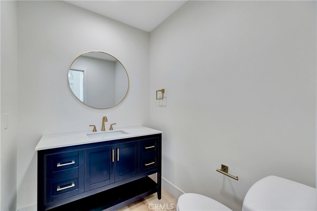 19455 Riverdale Lane