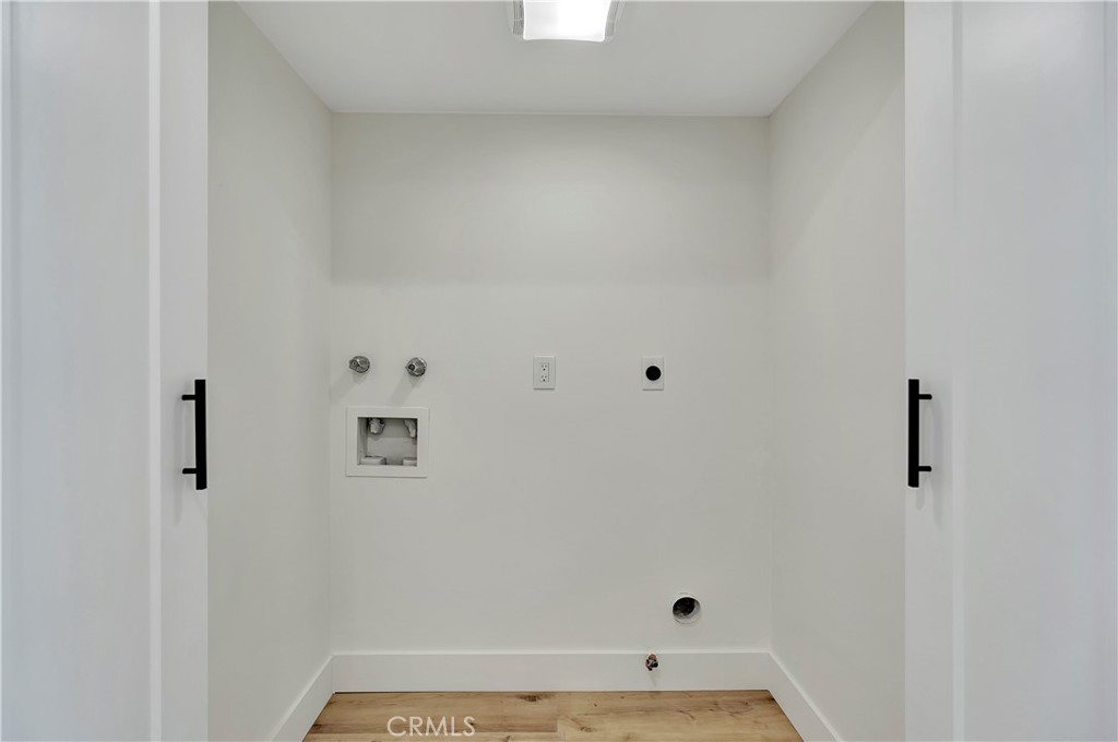 19455 Riverdale Lane