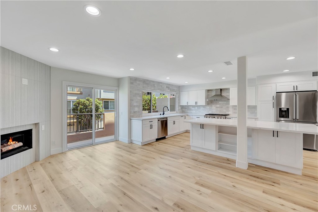 19455 Riverdale Lane