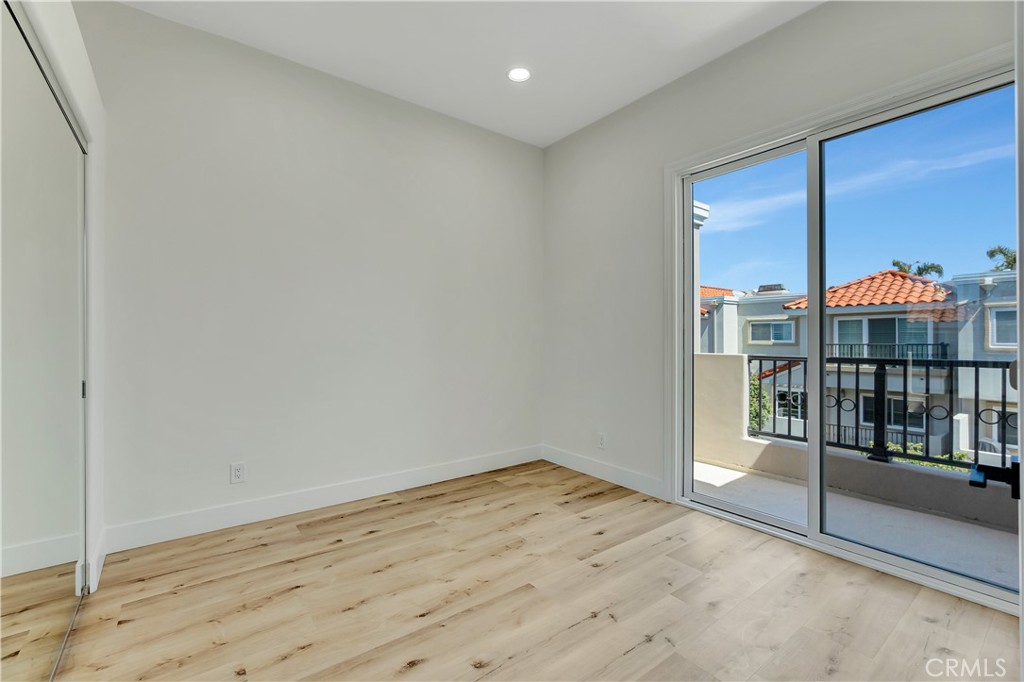 19455 Riverdale Lane