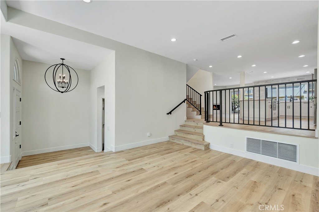 19455 Riverdale Lane