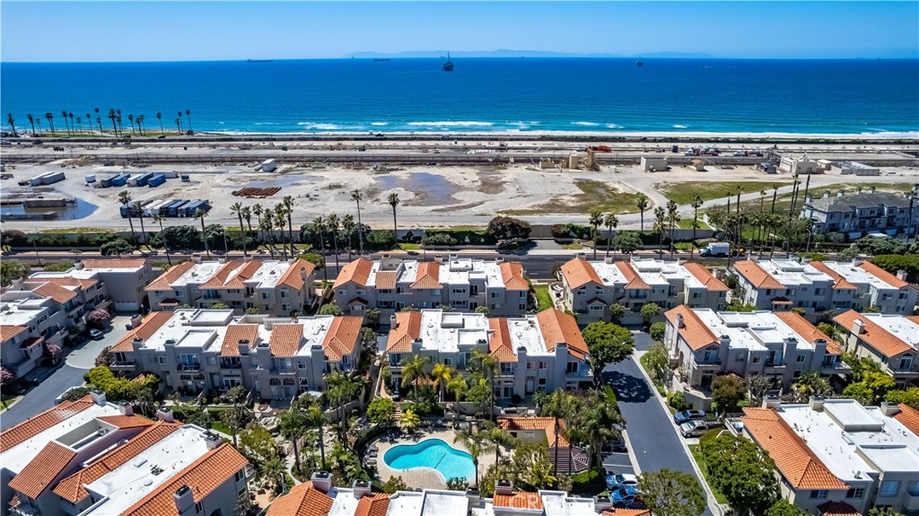 19455 Riverdale Lane