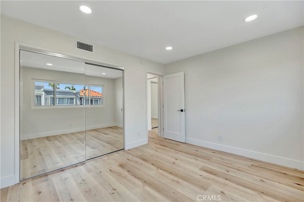 19455 Riverdale Lane