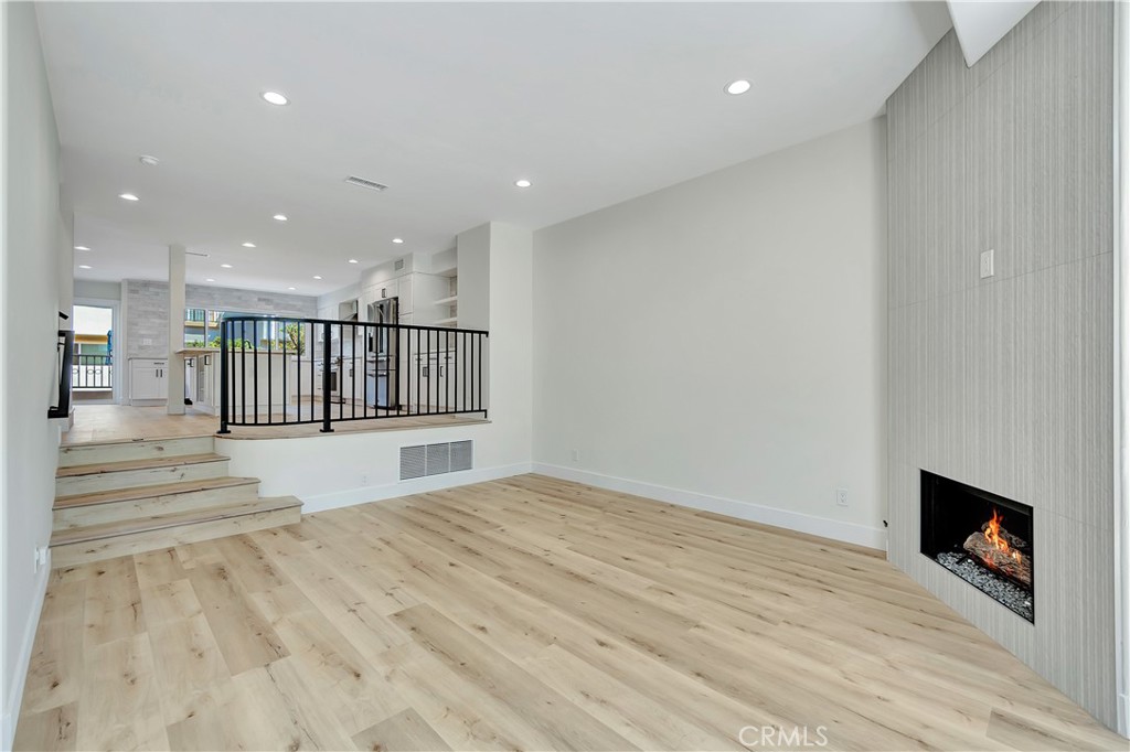 19455 Riverdale Lane