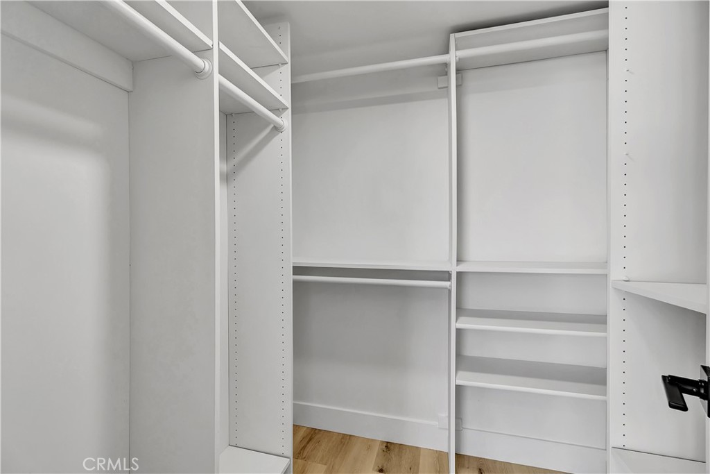 19455 Riverdale Lane