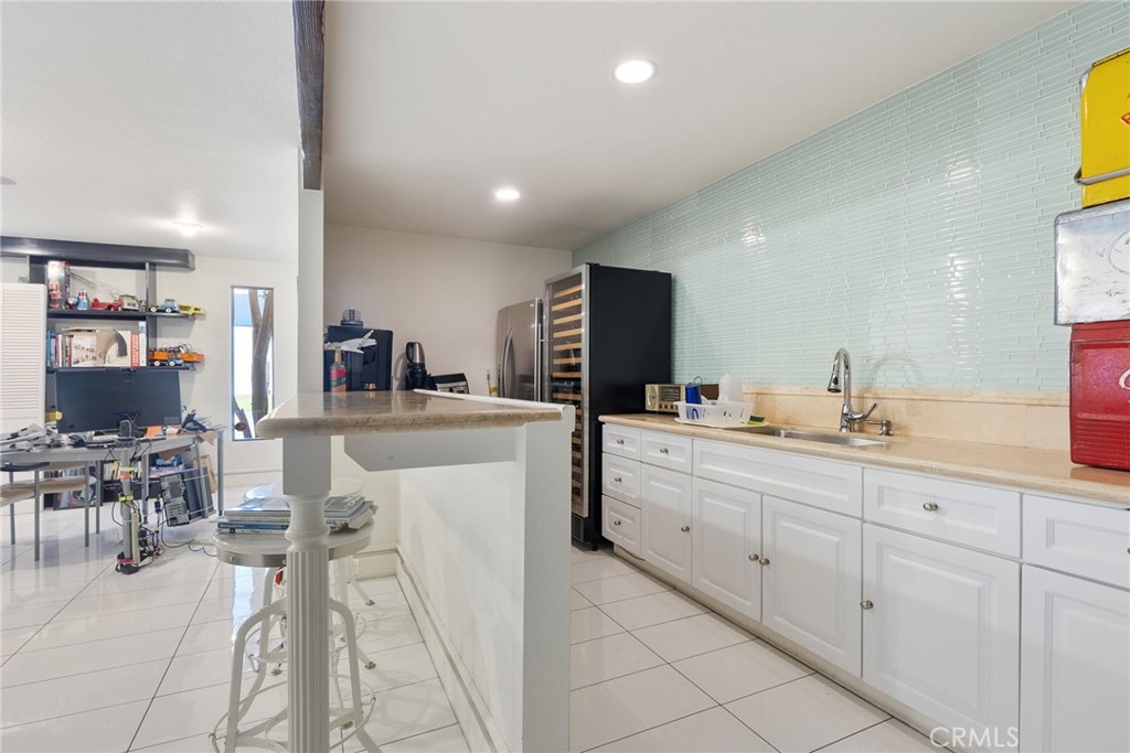 15591 Container Lane