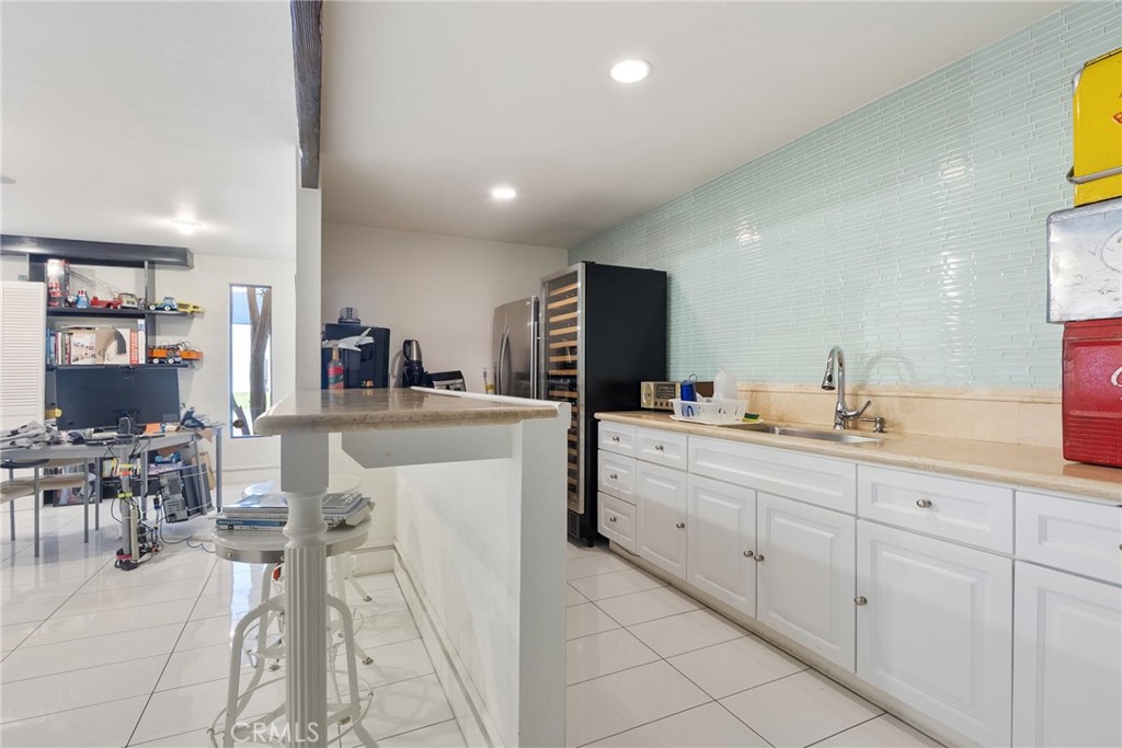 15591 Container Lane