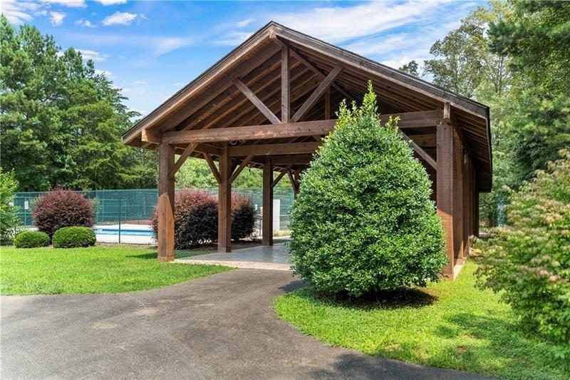 1025 Raccoon Ridge Road