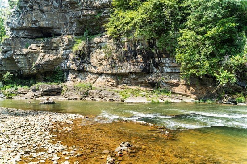 1025 Raccoon Ridge Road