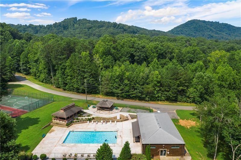 1025 Raccoon Ridge Road