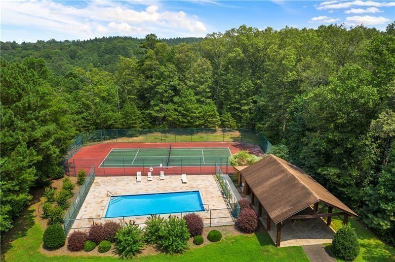 1025 Raccoon Ridge Road