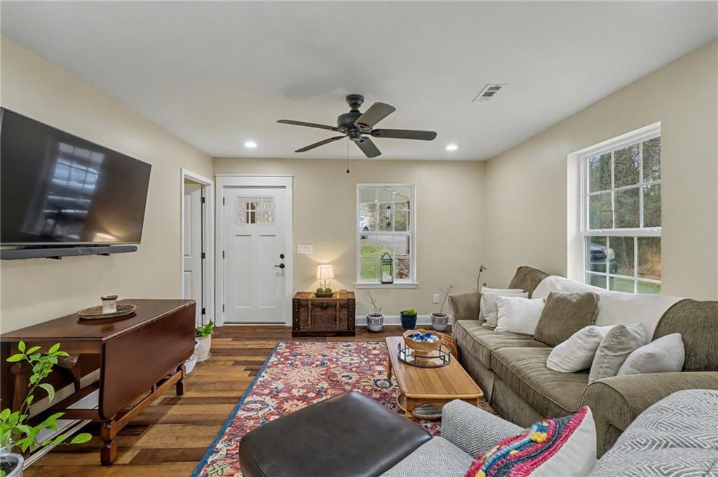 4843 Calhoun Road NE