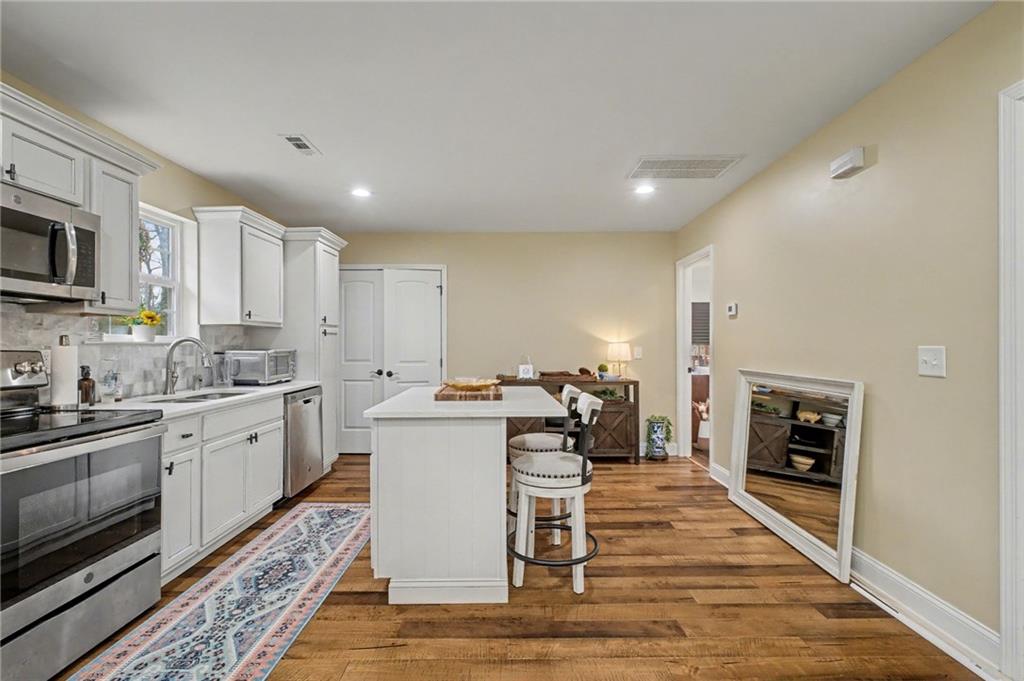 4843 Calhoun Road NE