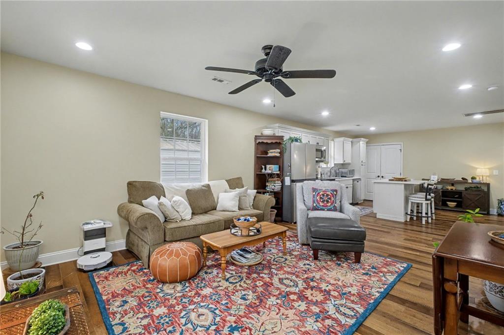 4843 Calhoun Road NE