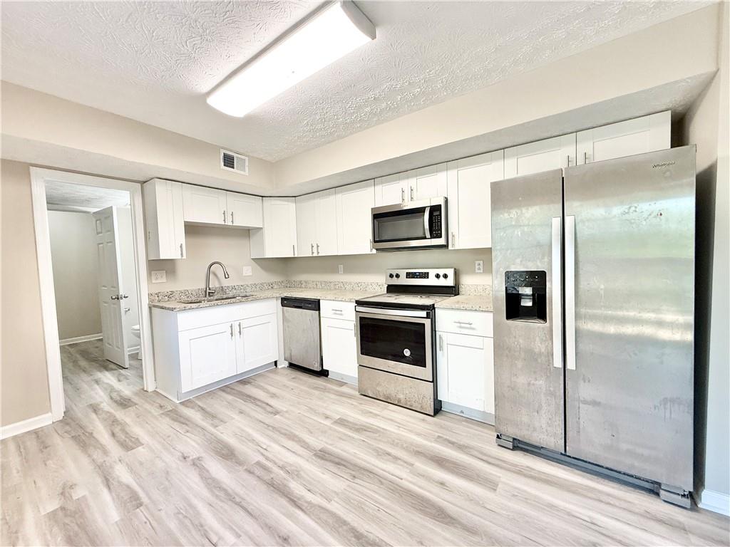 1042 Ascot Court