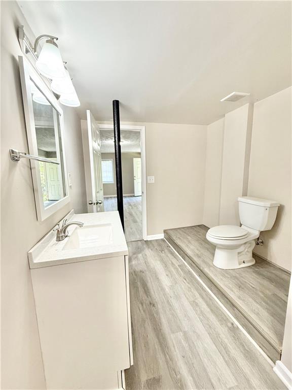 1042 Ascot Court