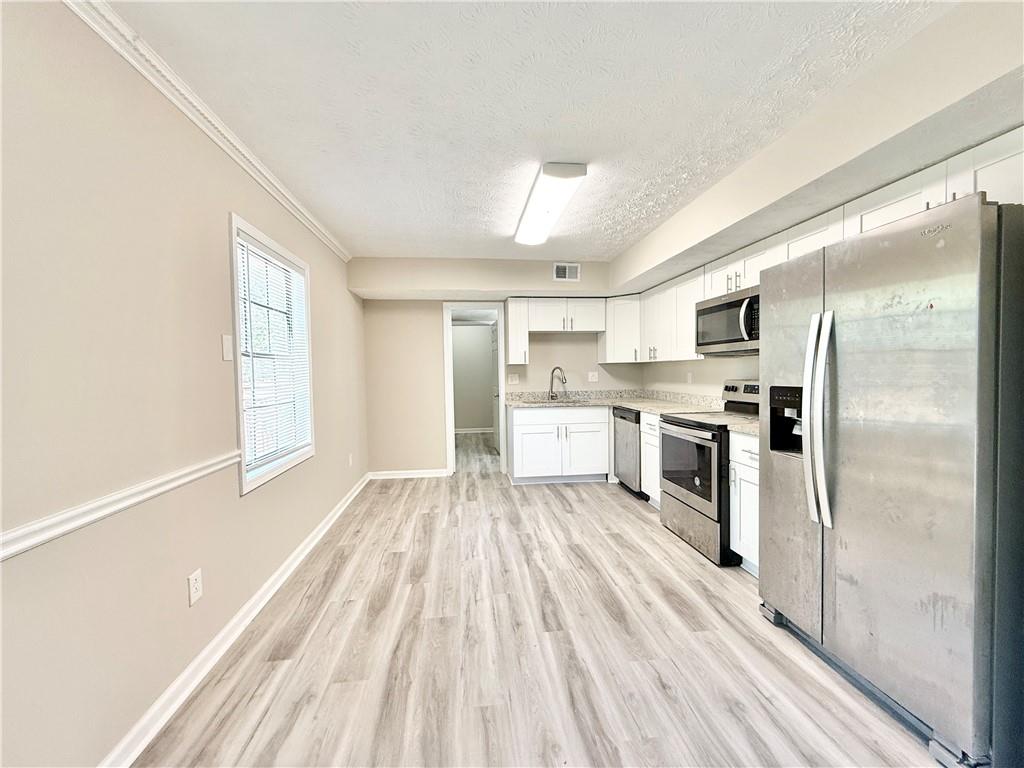 1042 Ascot Court
