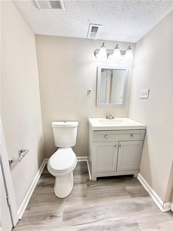 1042 Ascot Court