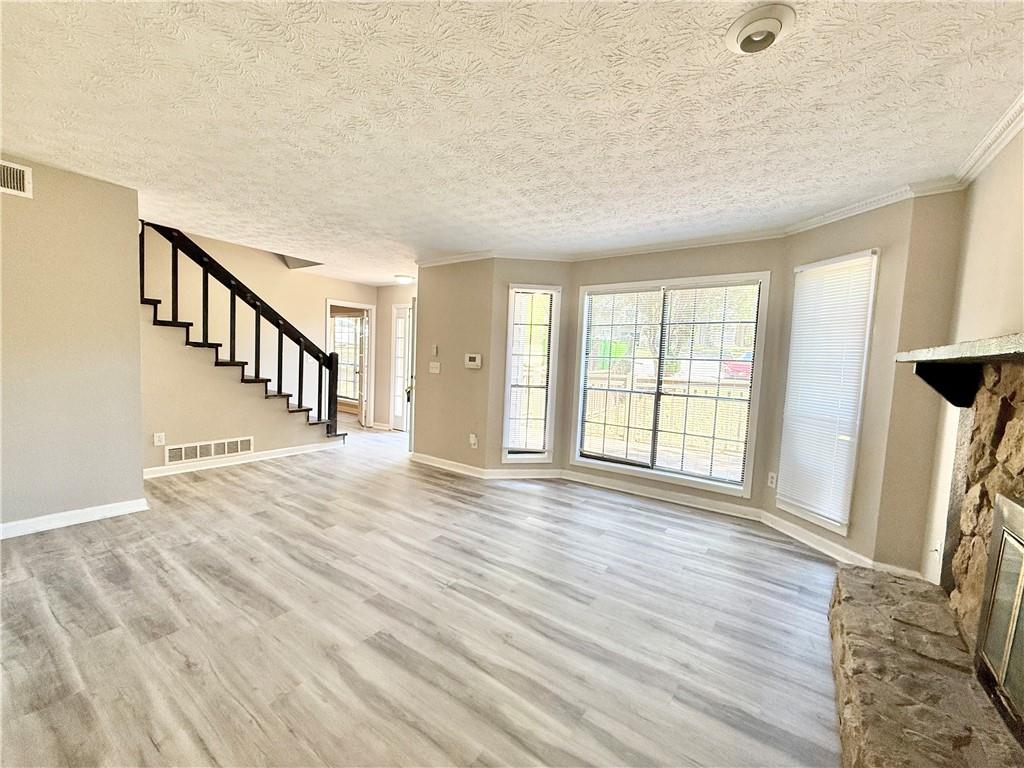 1042 Ascot Court
