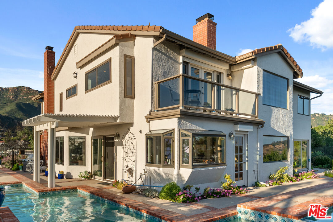 23255 W Paloma Blanca Dr