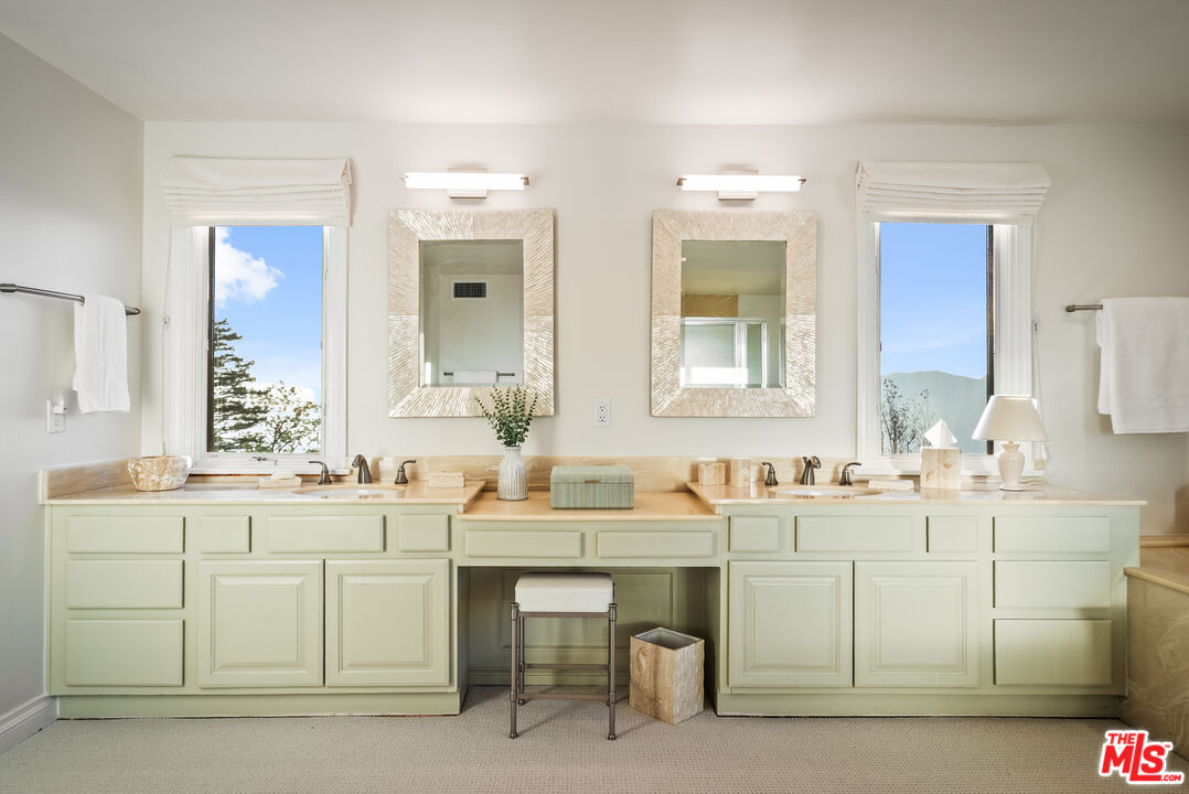 23255 W Paloma Blanca Dr