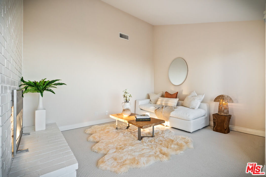 23255 W Paloma Blanca Dr