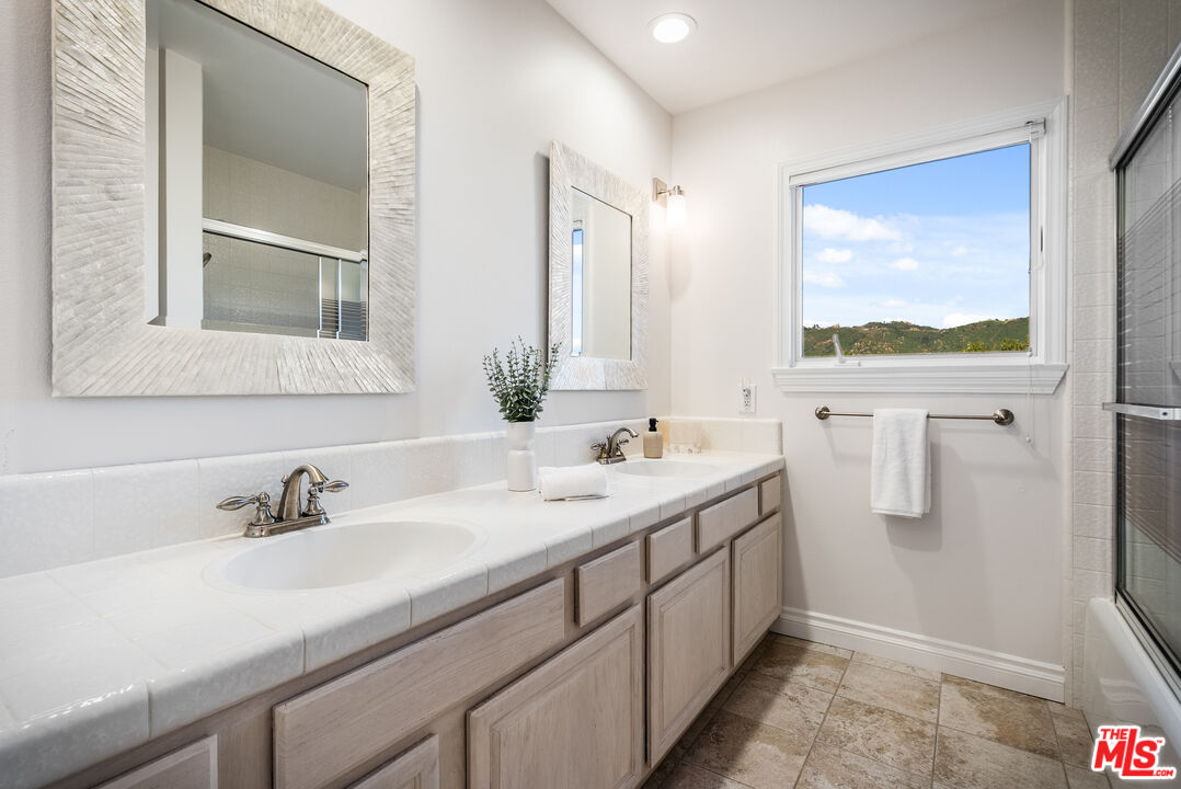 23255 W Paloma Blanca Dr