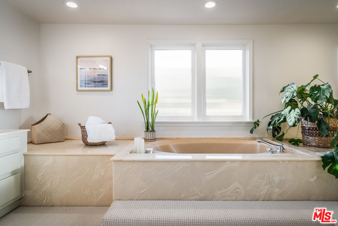 23255 W Paloma Blanca Dr