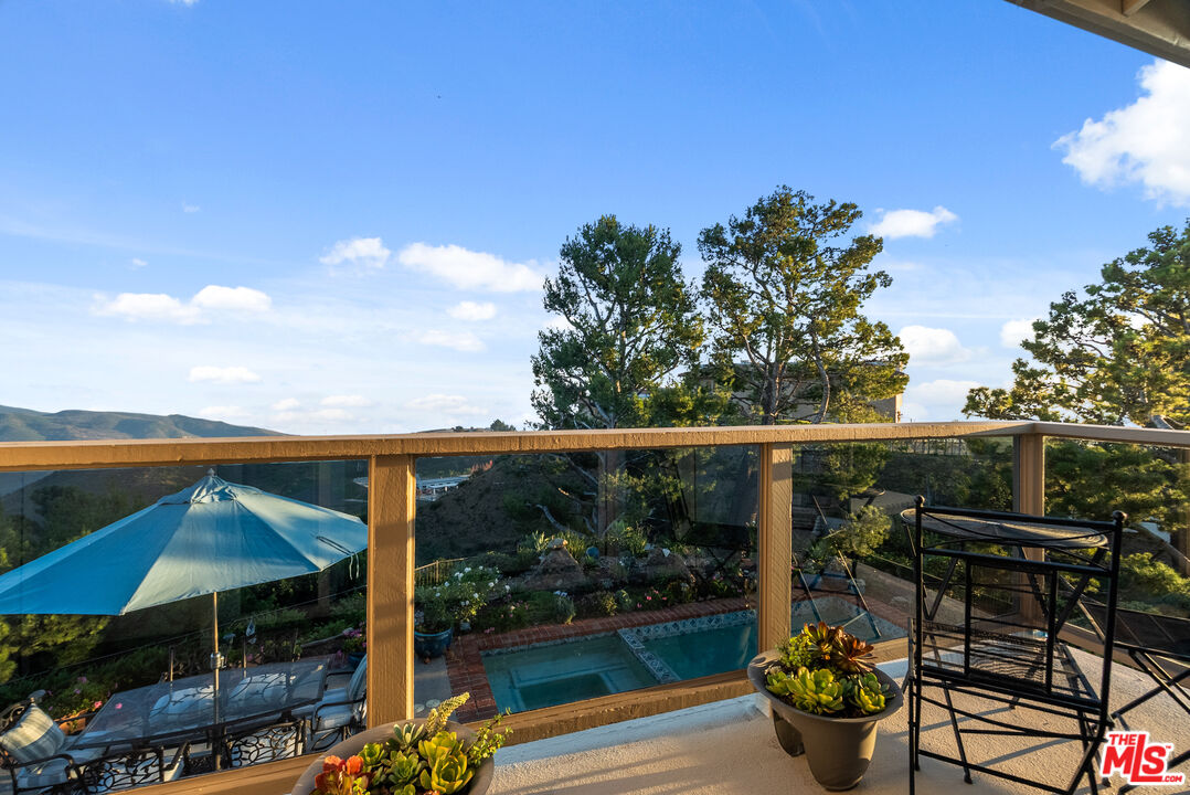 23255 W Paloma Blanca Dr