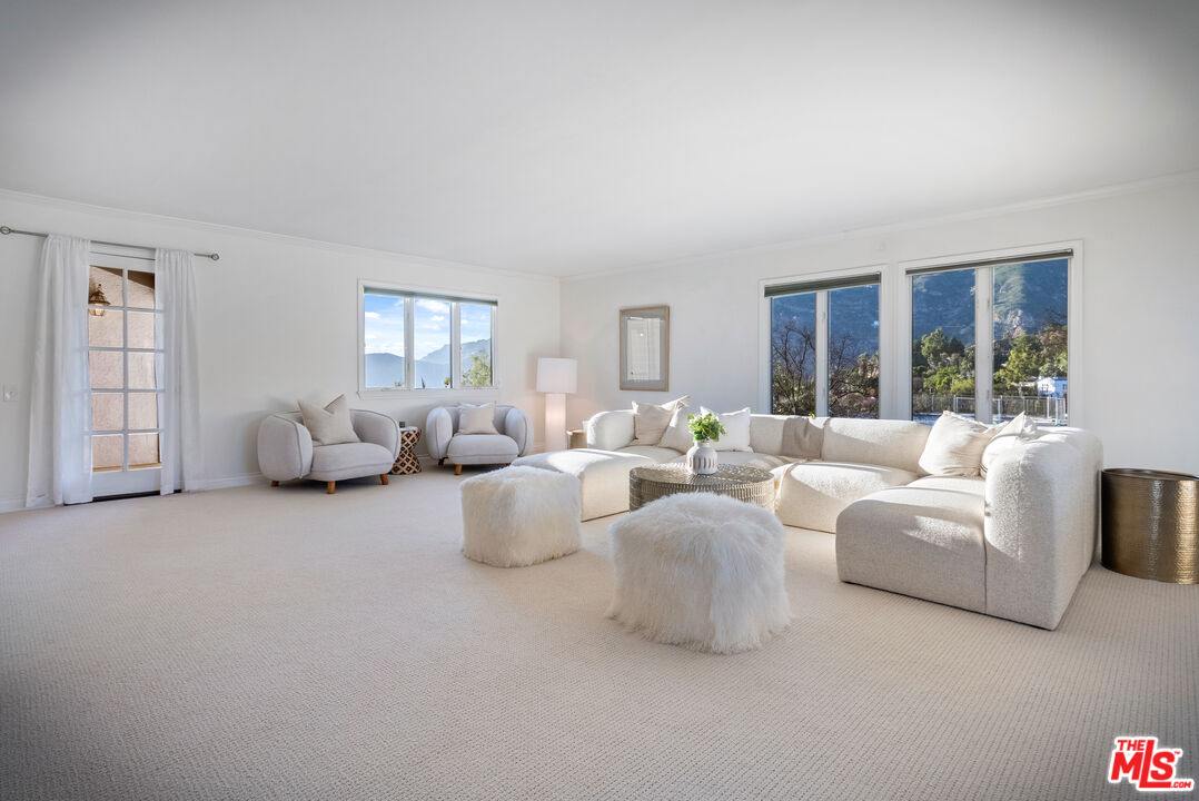 23255 W Paloma Blanca Dr