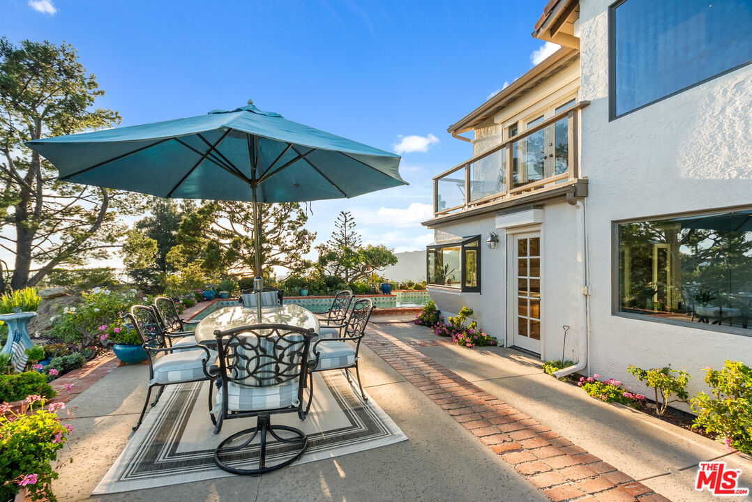 23255 W Paloma Blanca Dr