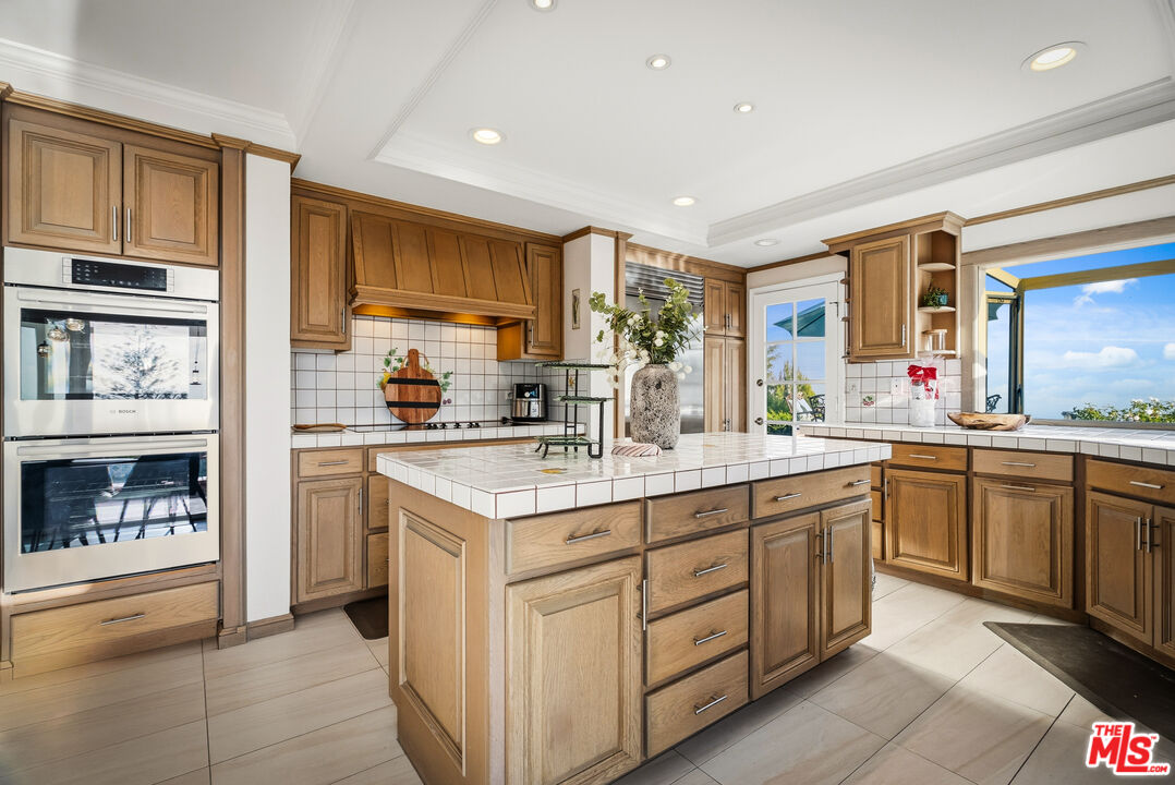 23255 W Paloma Blanca Dr