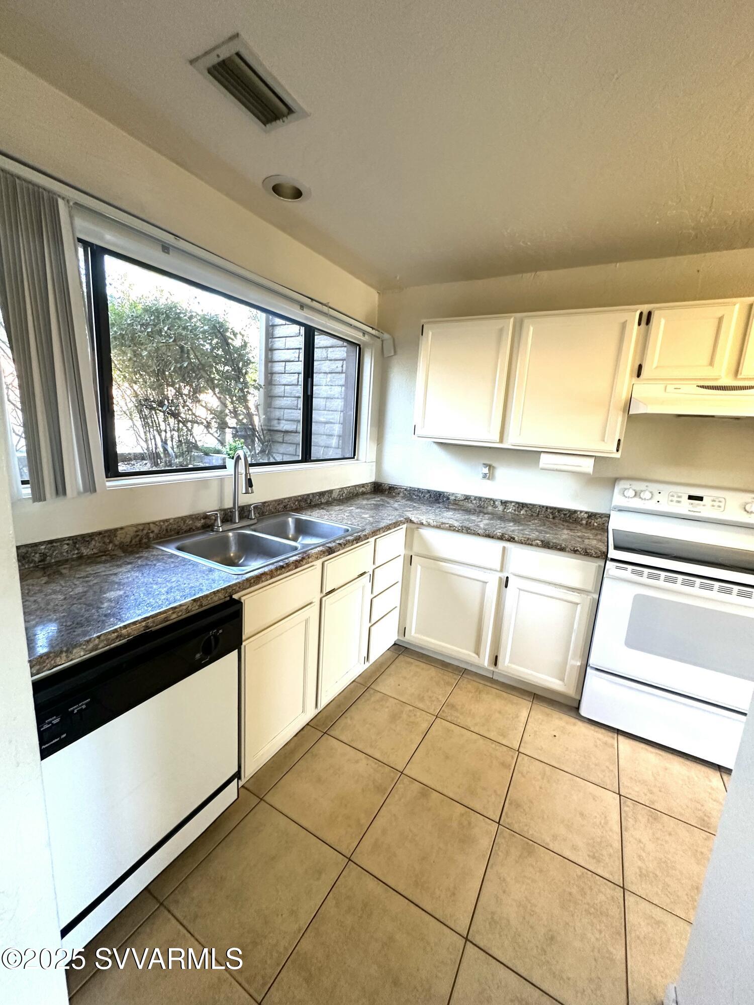 3340 W State Route 89a, 9