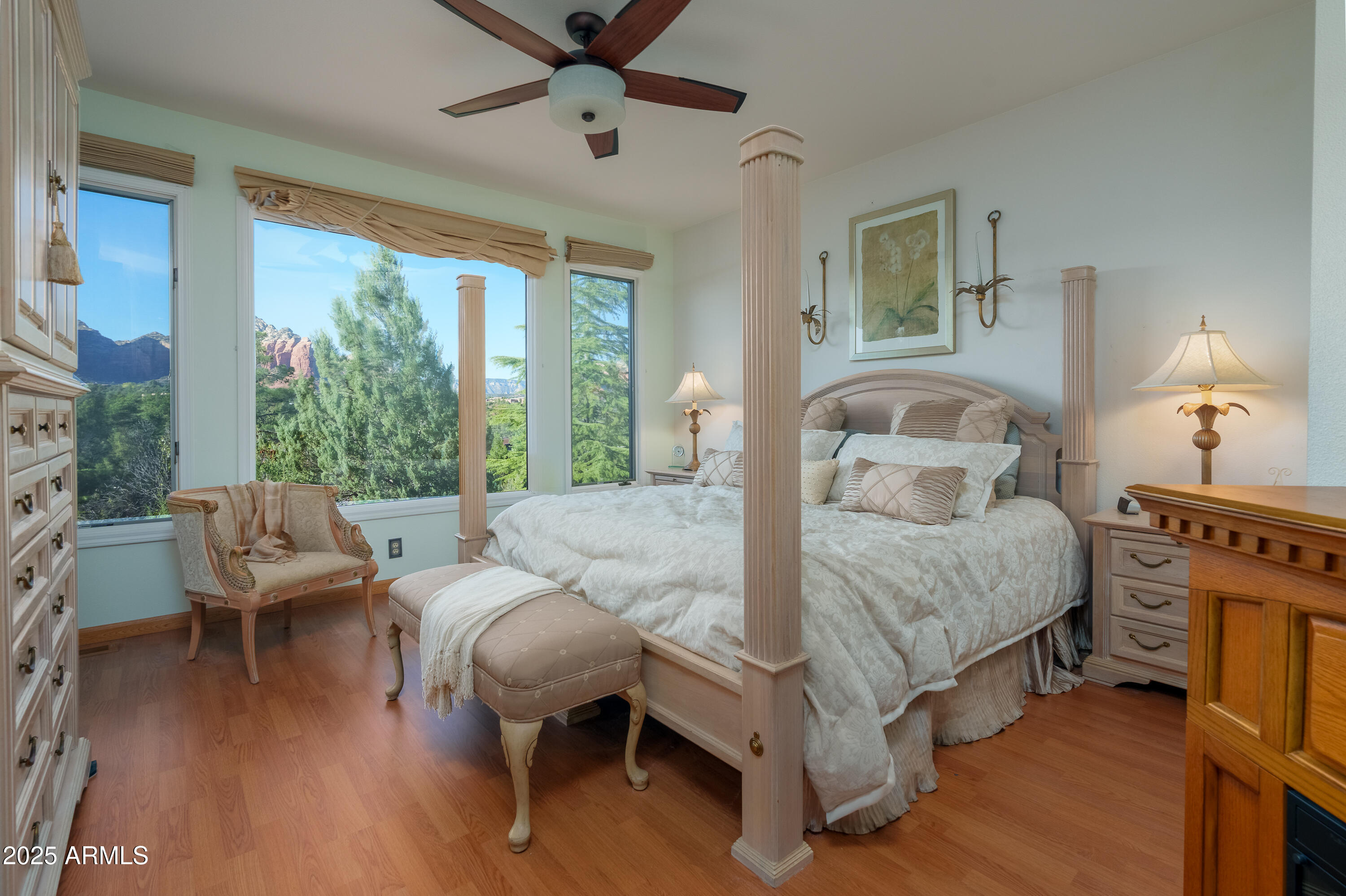 26 E COURTNEY Circle