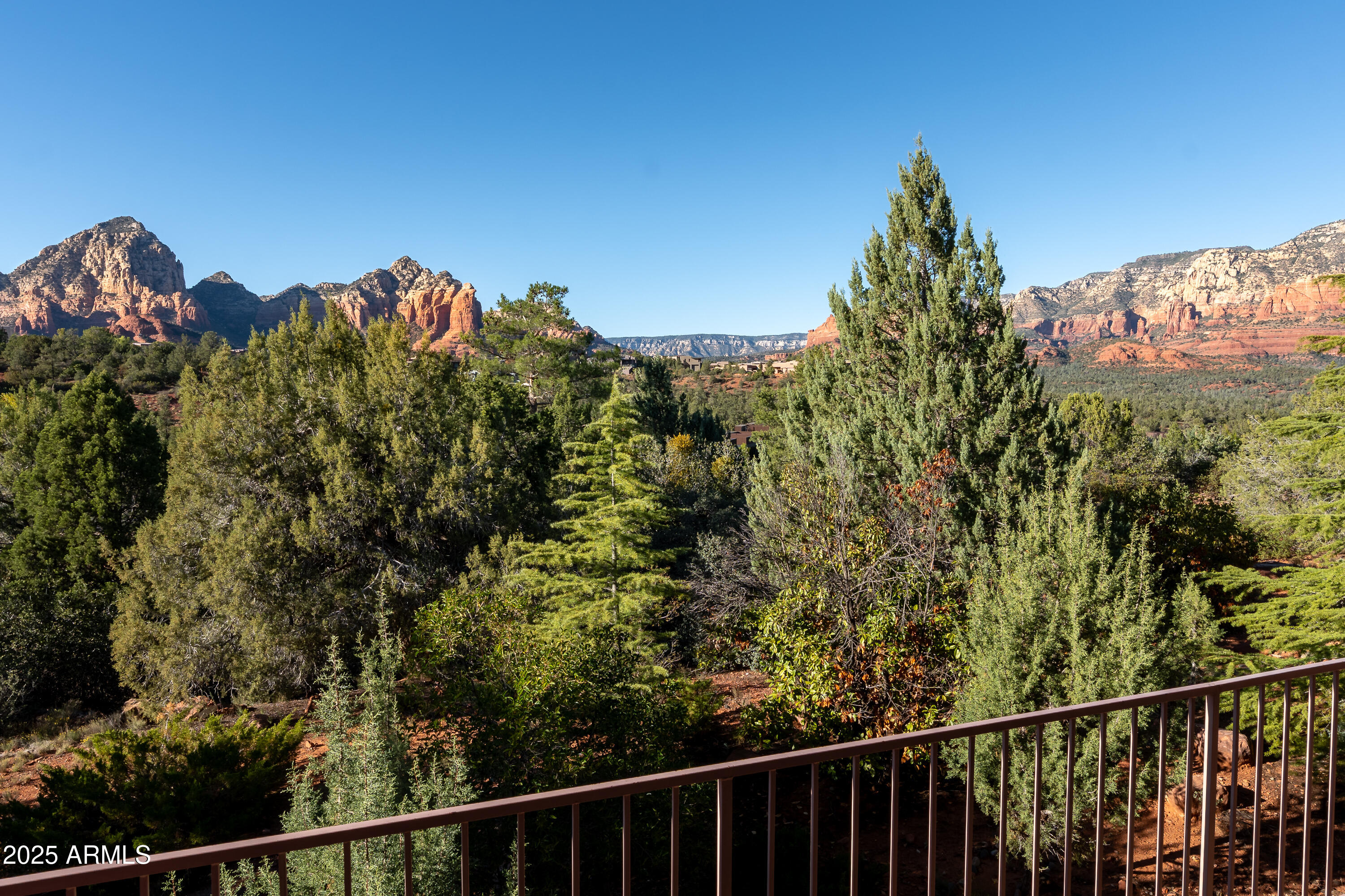 26 E COURTNEY Circle