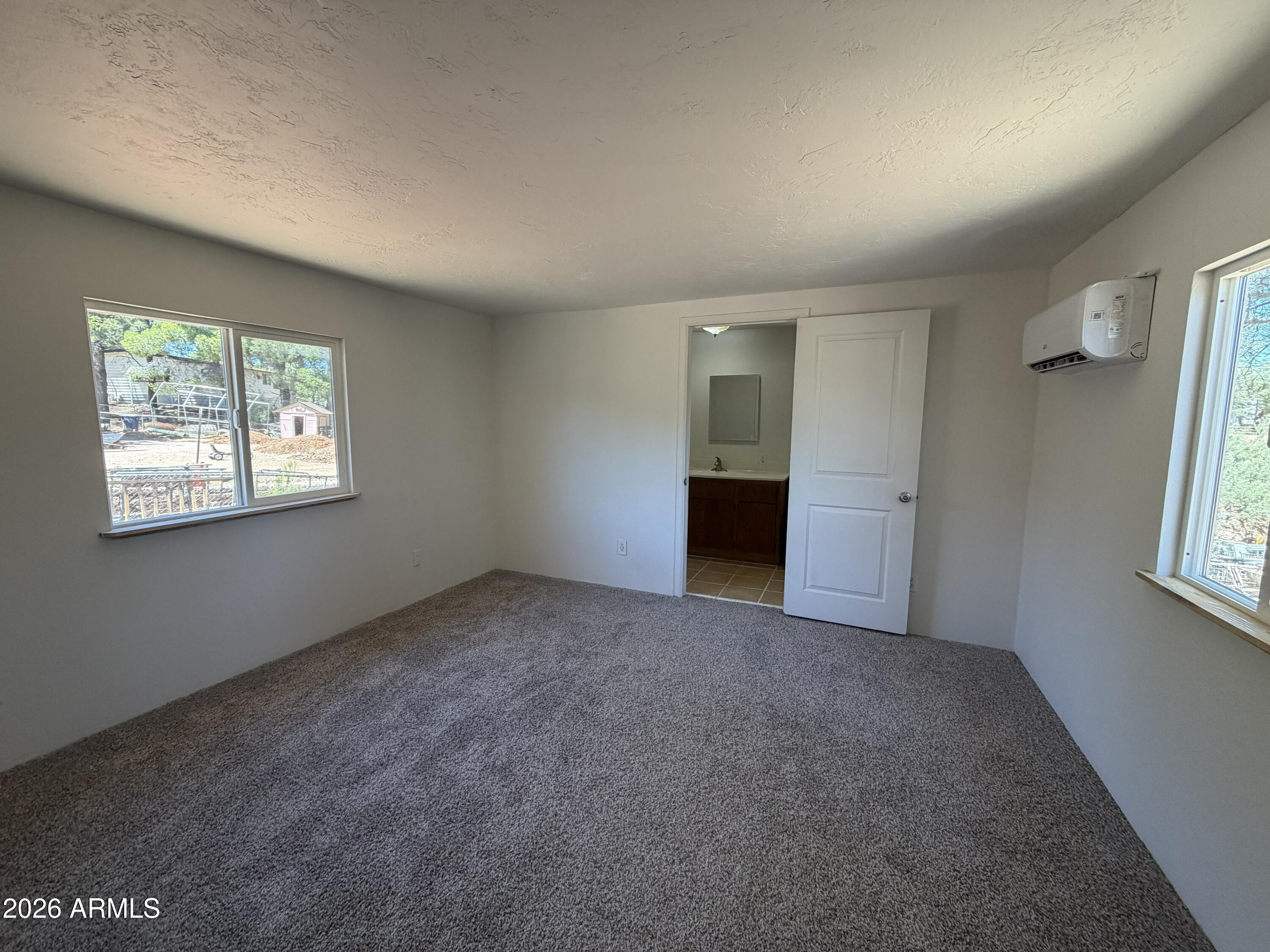 3556 E GRAND VIEW Drive