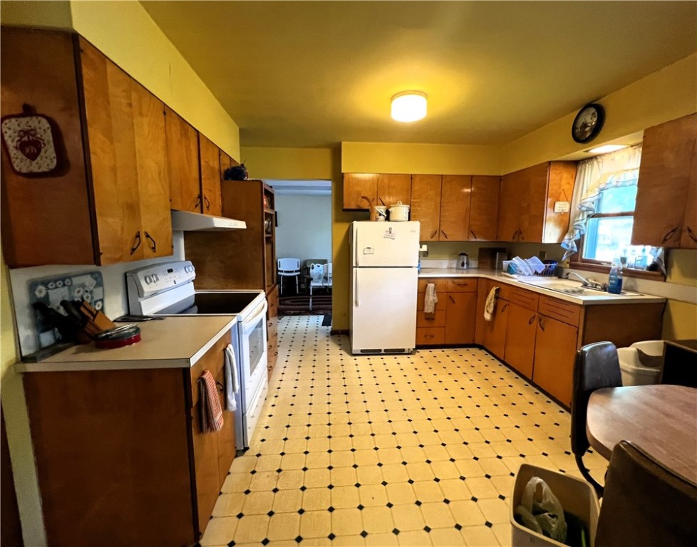 405 W Summit Avenue