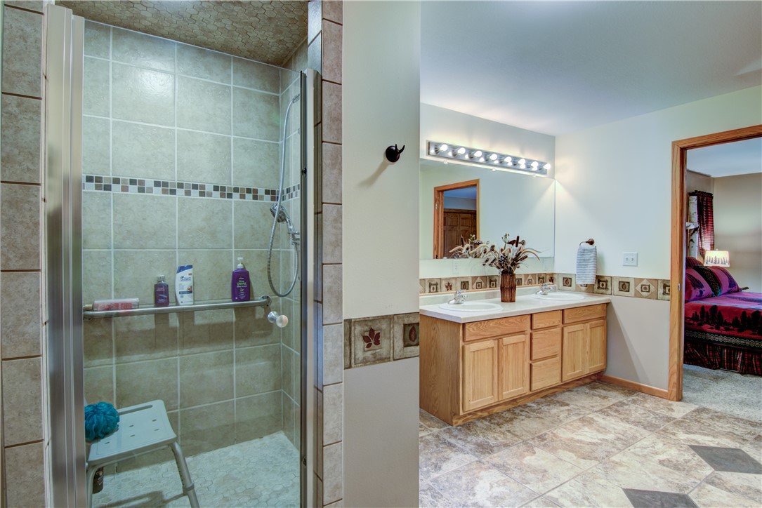 W7551 Vinettes Landing Road